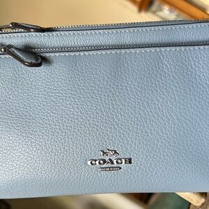 Coach Periwinkle Pebbled Diuble zipped Leather Pouch